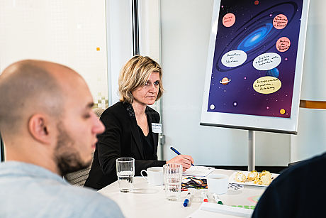 Runder Tisch zum Thema Ausbildung und Inklusion 1. Runder Tisch zu Ausbildung und Inklusion von JOBinklusive