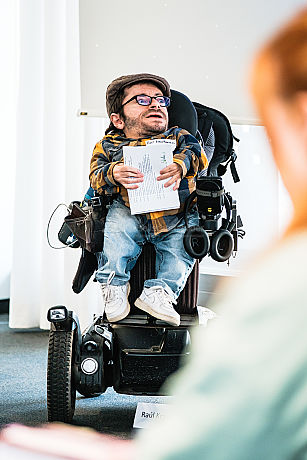 Runder Tisch zum Thema Ausbildung und Inklusion 1. Runder Tisch zu Ausbildung und Inklusion von JOBinklusive