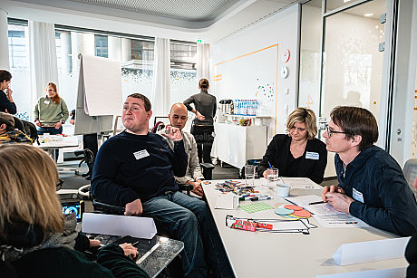 Runder Tisch zum Thema Ausbildung und Inklusion 1. Runder Tisch zu Ausbildung und Inklusion von JOBinklusive