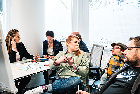 Runder Tisch zum Thema Ausbildung und Inklusion 1. Runder Tisch zu Ausbildung und Inklusion von JOBinklusive