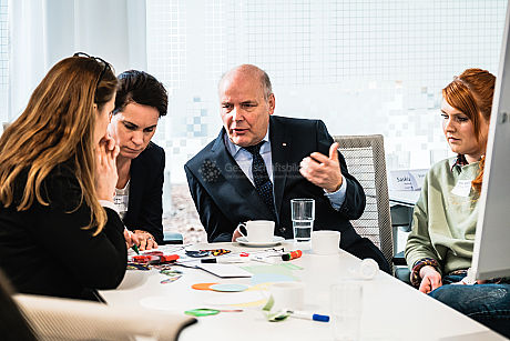 Runder Tisch zum Thema Ausbildung und Inklusion 1. Runder Tisch zu Ausbildung und Inklusion von JOBinklusive