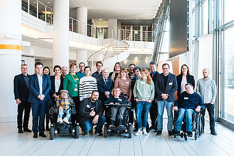 Runder Tisch zum Thema Ausbildung und Inklusion 1. Runder Tisch zu Ausbildung und Inklusion von JOBinklusive