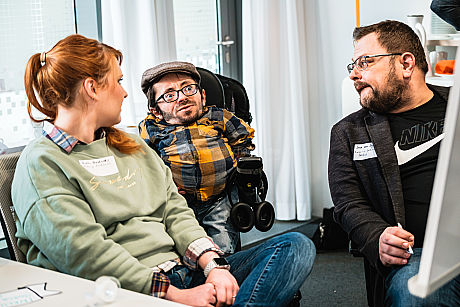 Runder Tisch zum Thema Ausbildung und Inklusion 1. Runder Tisch zu Ausbildung und Inklusion von JOBinklusive