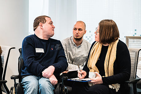 Runder Tisch zum Thema Ausbildung und Inklusion 1. Runder Tisch zu Ausbildung und Inklusion von JOBinklusive