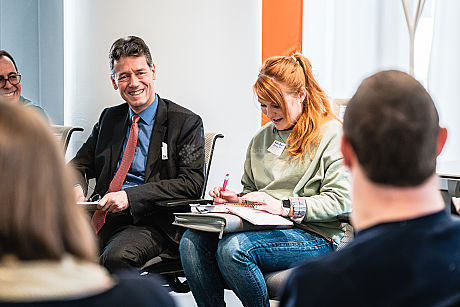 Runder Tisch zum Thema Ausbildung und Inklusion 1. Runder Tisch zu Ausbildung und Inklusion von JOBinklusive