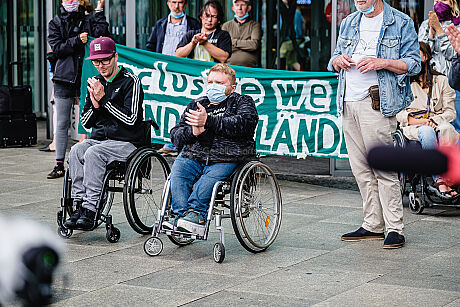 Protest- und Launchaktion des neuen Service "Entschädigung bei Barriere" im Zugverkehr