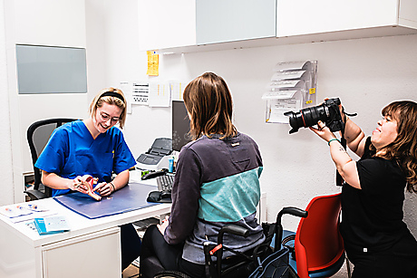 Making-of Foto aus dem "Inklusion im Fokus" Workshop - Gesellschaftsbilder.de Fotoworkshop „Inklusion im Fokus“ beim FPZ Balance in Berlin