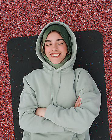 Nach dem Training - Entspannte Momente auf dem Sportplatz - BeyondTheFrame