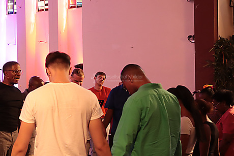 Gebet und Gemeinschaft - Protestant Faith Fellowship Church